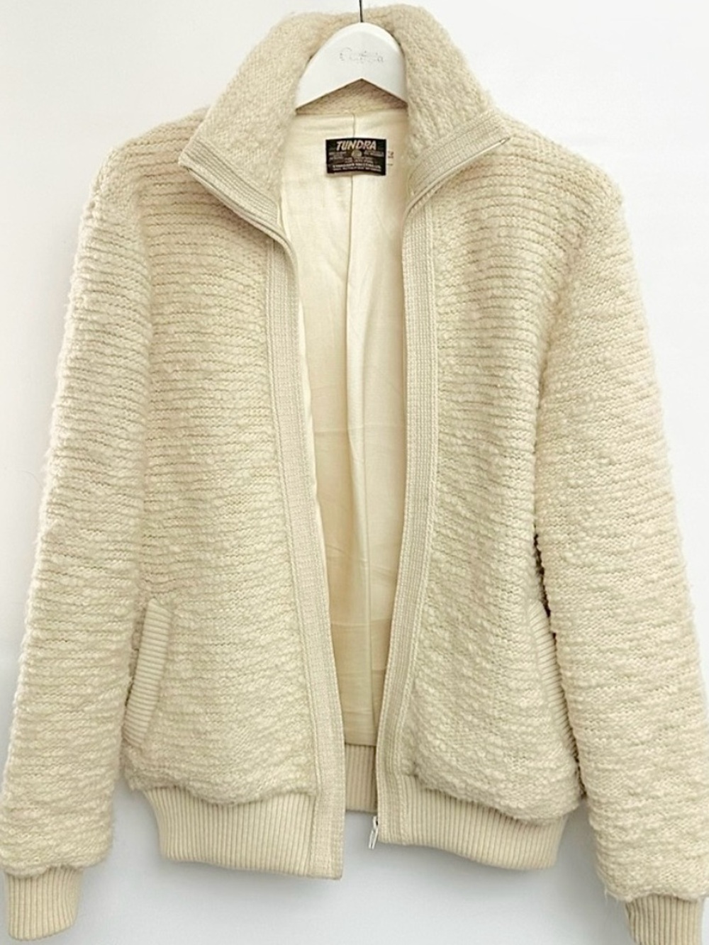 Tundra - Vintage